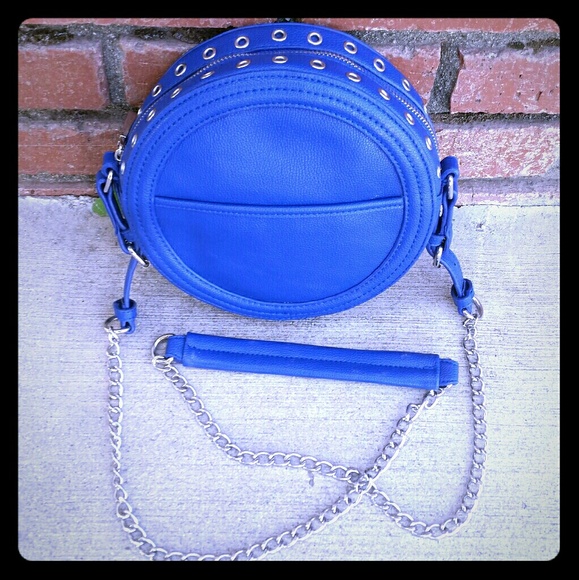 Snob Essentials Handbags - SNOB ESSENTIALS Print Circle Daily